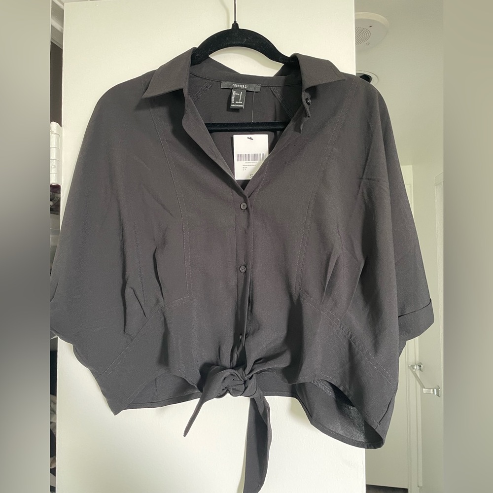 Forever 21 front tie button down short sleeve shirt
